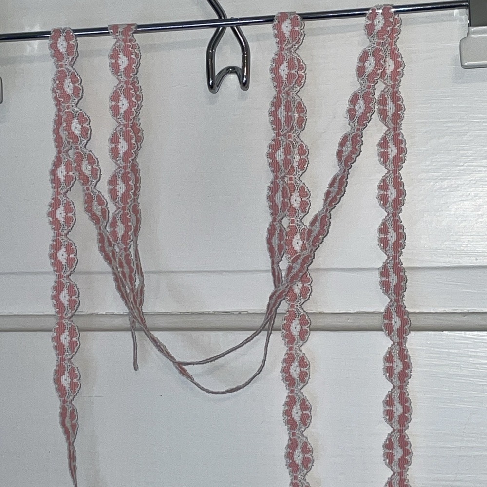 2 44" Lengths Ribbon | Pink‎ & White Scalloped Edge | Flowers Floral 5/8" wide